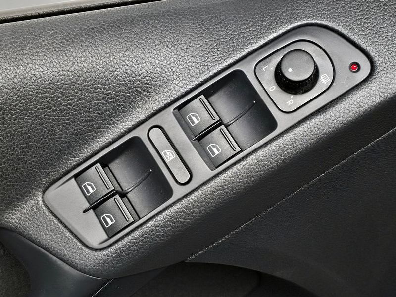2012 Volkswagen Tiguan 2.0 TSI 5N photo 18