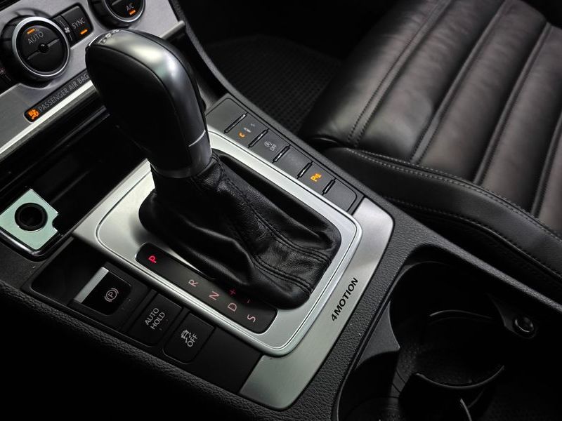 2015 Volkswagen New CC 2.0 TDI BlueMotion 4MOTION photo 9