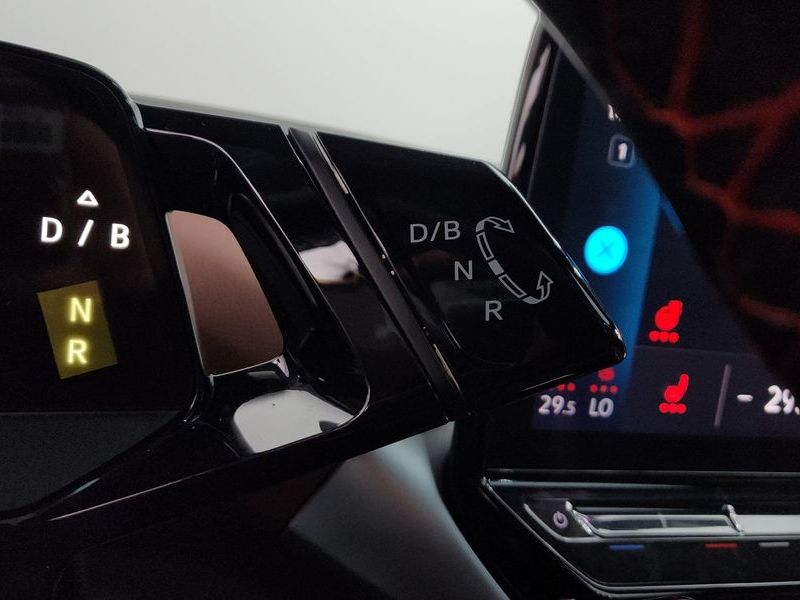 2023 Volkswagen ID.4 Pro photo 9