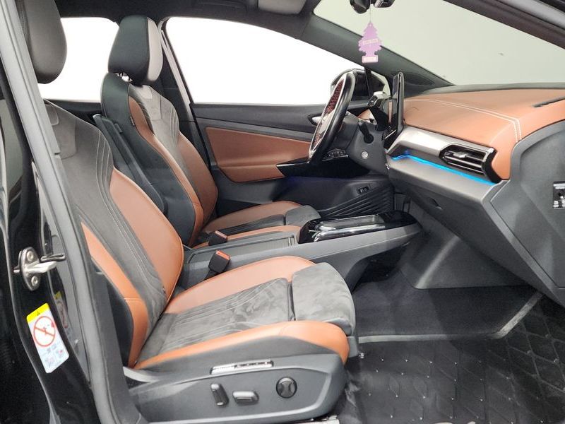 2023 Volkswagen ID.4 Pro photo 11