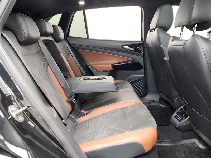 2023 Volkswagen ID.4 Pro photo 12