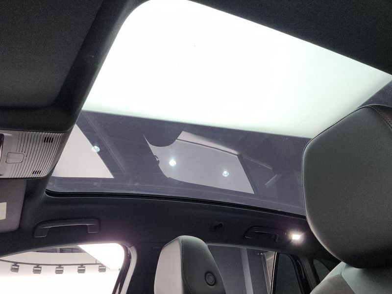 2023 Volkswagen ID.4 Pro photo 19