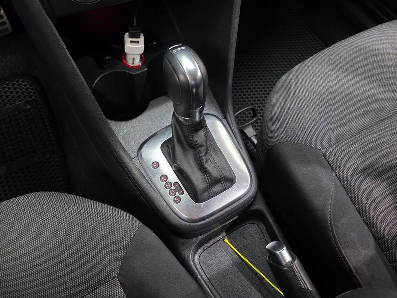 2014 Volkswagen Polo 1.6 TDI R-Line 5th photo 9