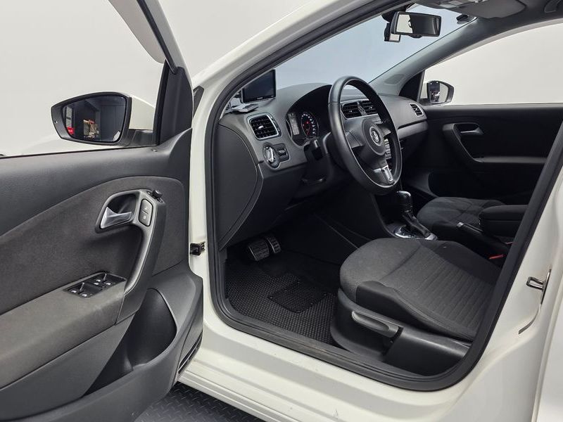 2014 Volkswagen Polo 1.6 TDI R-Line 5th photo 10
