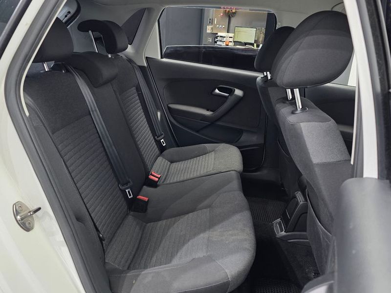2014 Volkswagen Polo 1.6 TDI R-Line 5th photo 12