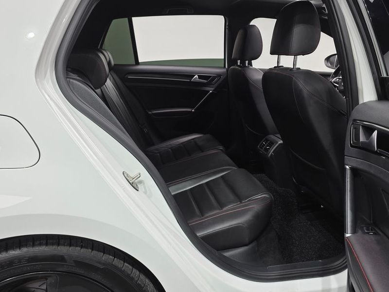 2016 Volkswagen Golf 2.0 GTI photo 12