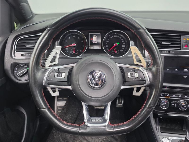 2016 Volkswagen Golf 2.0 GTI photo 13