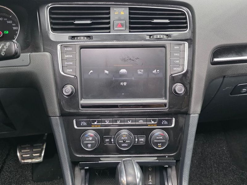 2016 Volkswagen Golf 2.0 GTI photo 14