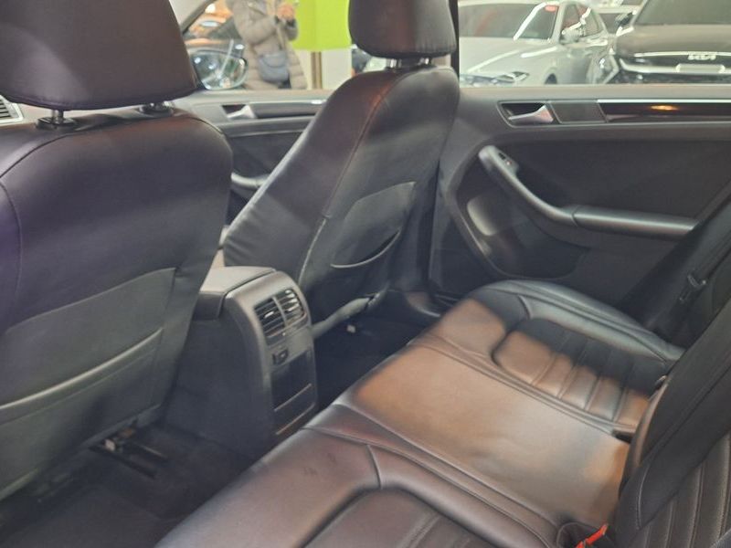 2015 Volkswagen Jetta 2.0 TDI BlueMotion 6th photo 8