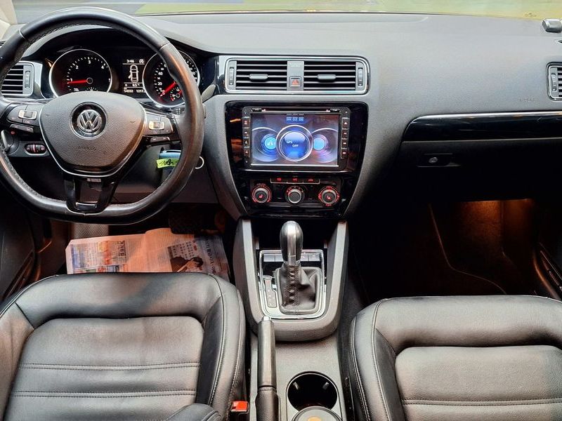 2015 Volkswagen Jetta 2.0 TDI BlueMotion 6th photo 9