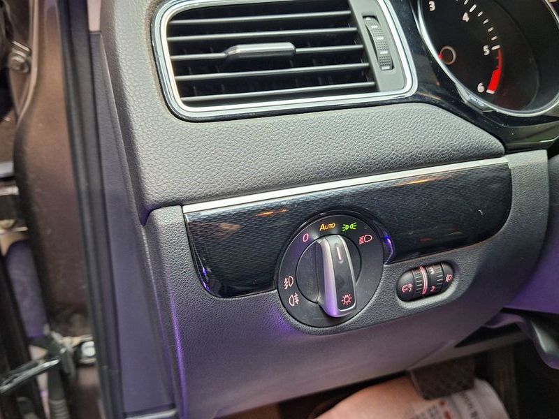 2015 Volkswagen Jetta 2.0 TDI BlueMotion 6th photo 12