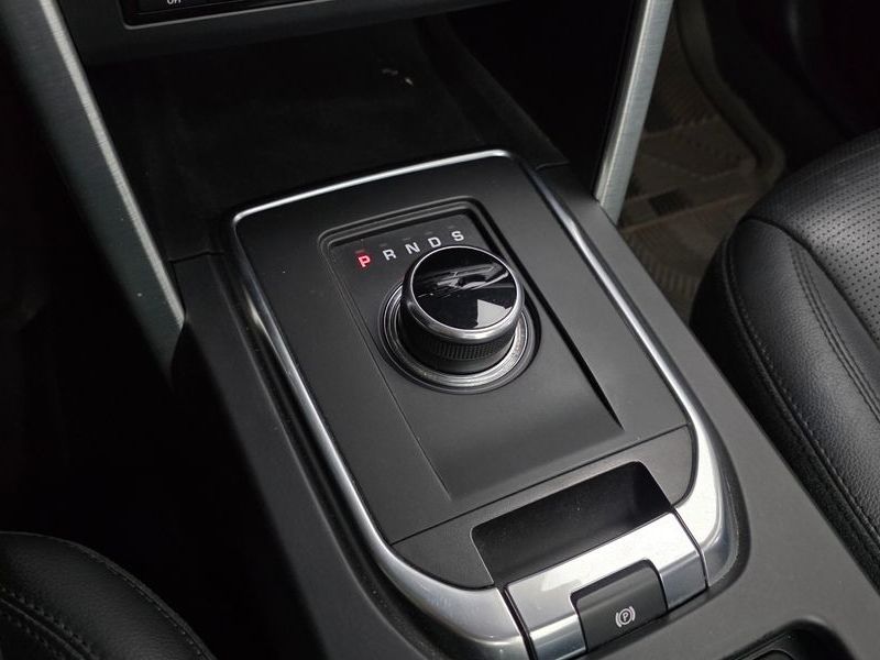 2018 Land Rover Discovery Sport 2.0 TD4 SE photo 9