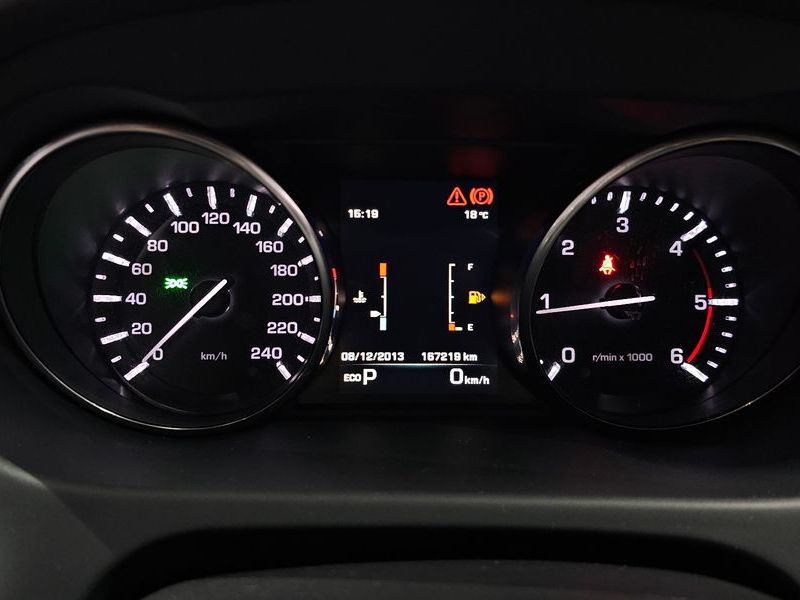 2016 Land Rover Discovery Sport 2.0 TD4 HSE Luxury photo 8