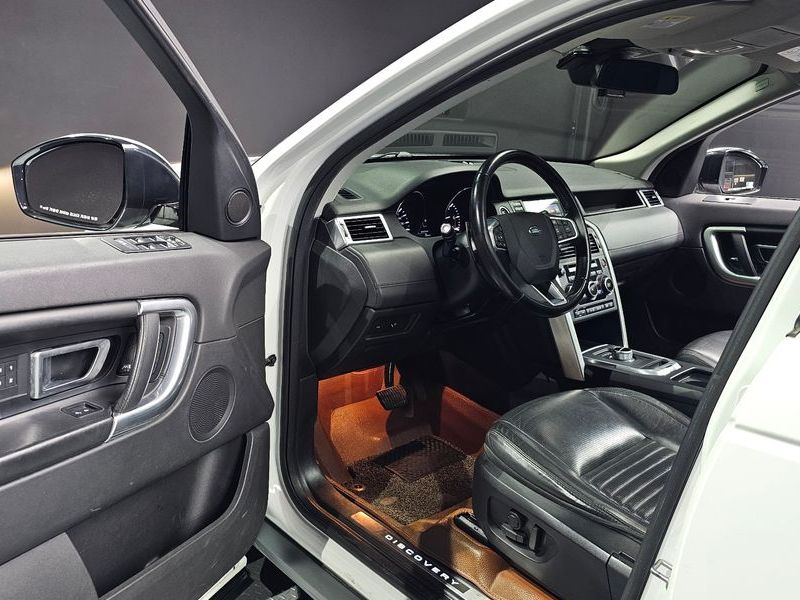 2016 Land Rover Discovery Sport 2.0 TD4 HSE Luxury photo 10