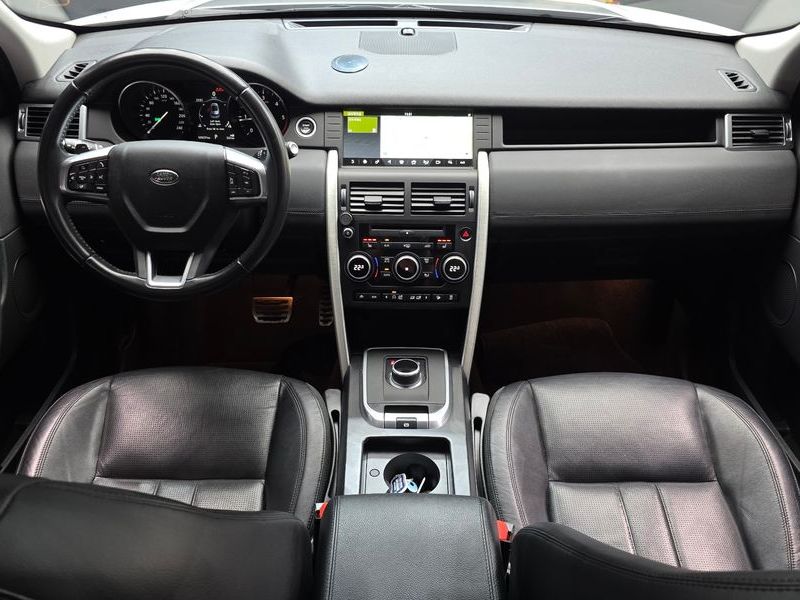 2017 Land Rover Discovery Sport 2.0 TD4 SE photo 7