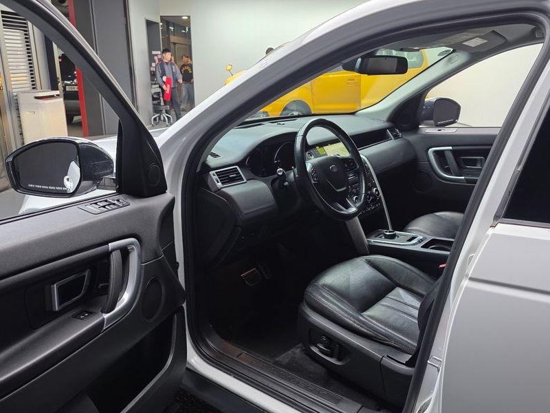 2017 Land Rover Discovery Sport 2.0 TD4 SE photo 10