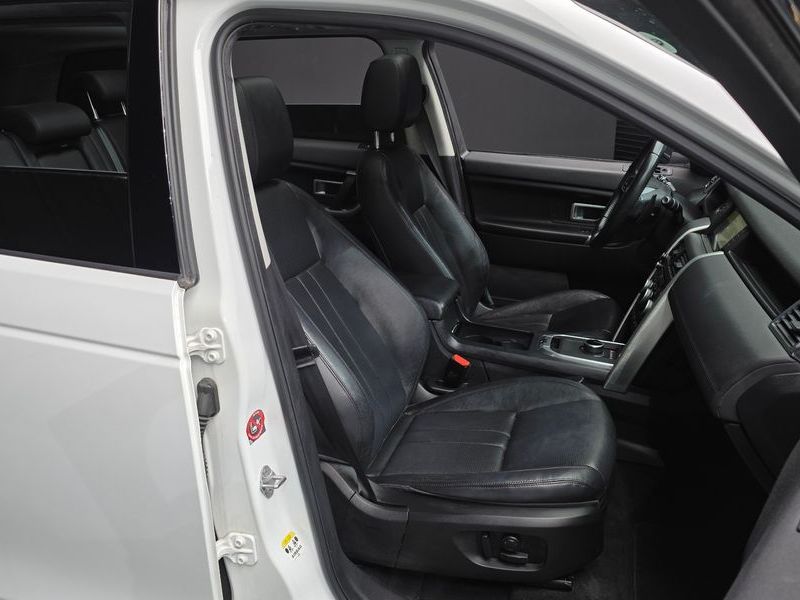2017 Land Rover Discovery Sport 2.0 TD4 SE photo 12
