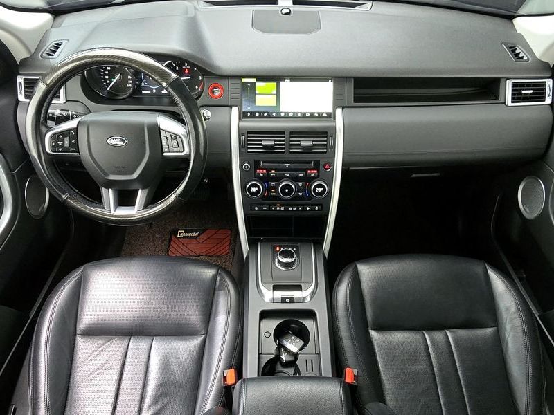 2019 Land Rover Discovery Sport 2.0 TD4 SE photo 7