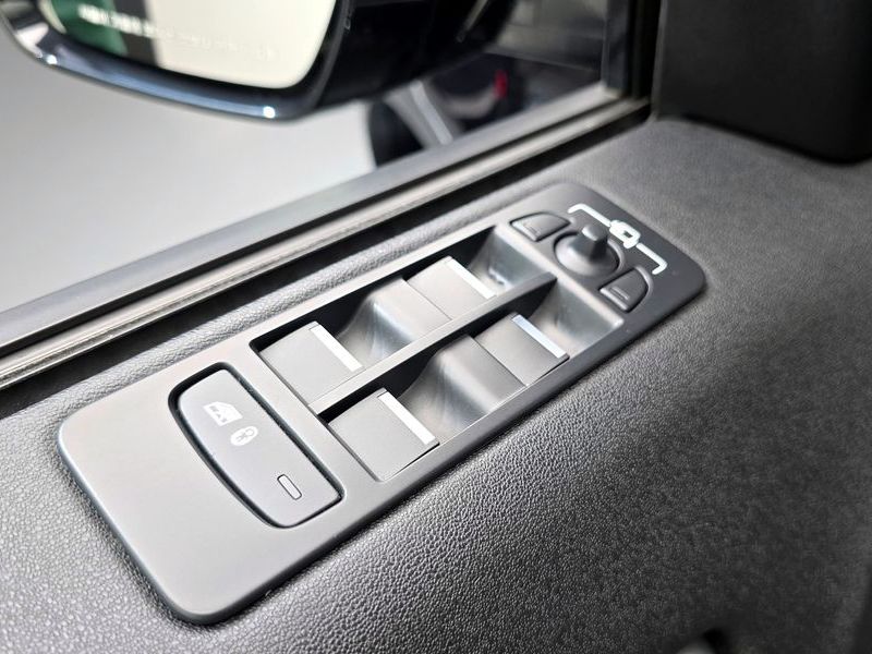 2019 Land Rover Discovery Sport 2.0 TD4 SE photo 14