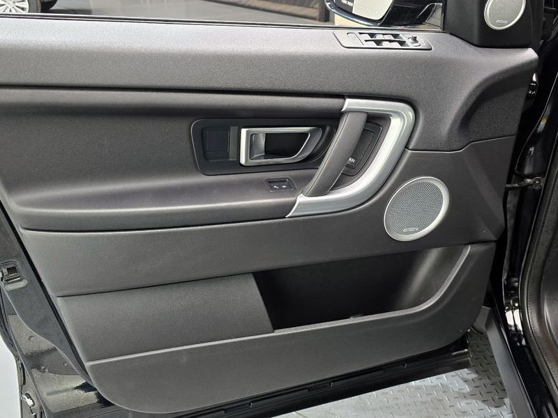 2019 Land Rover Discovery Sport 2.0 TD4 SE photo 24