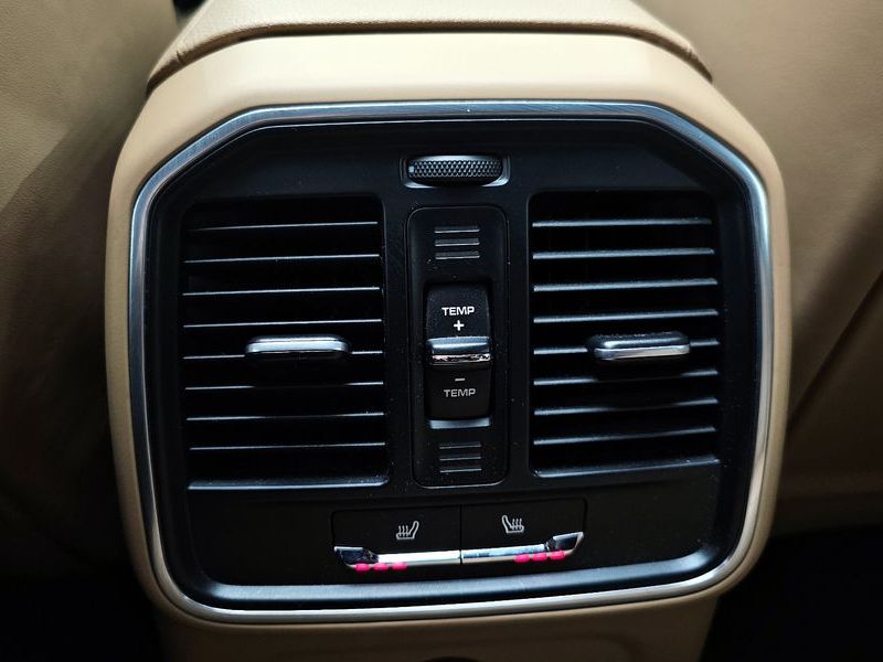 2018 Porsche Macan 2.0 95B photo 17