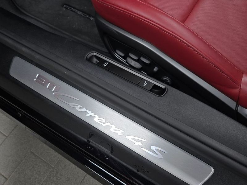 2024 Porsche 911 Carrera 4S Cabriolet photo 29