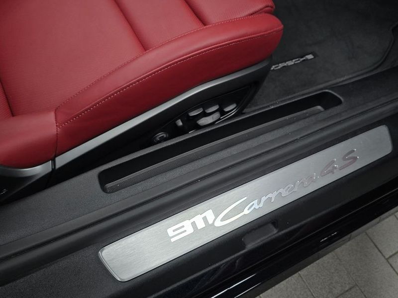 2024 Porsche 911 Carrera 4S Cabriolet photo 30