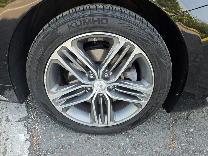 2017 Hyundai Grandeur 3.0 LPi Exclusive (Rental Car) photo 19
