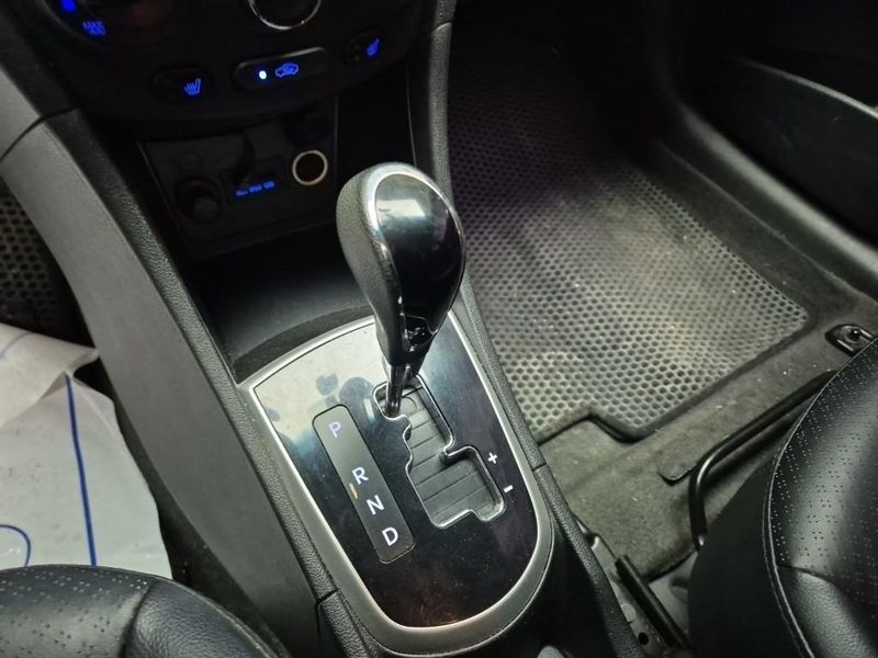 2012 Hyundai Accent Diesel 1.6 VGT Premium photo 8