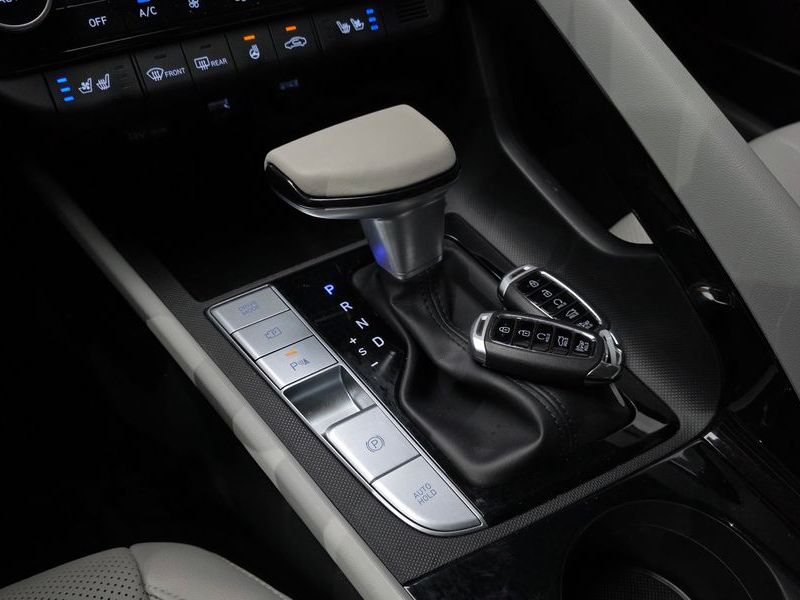 2021 Hyundai Avante 1.6 Inspiration photo 9