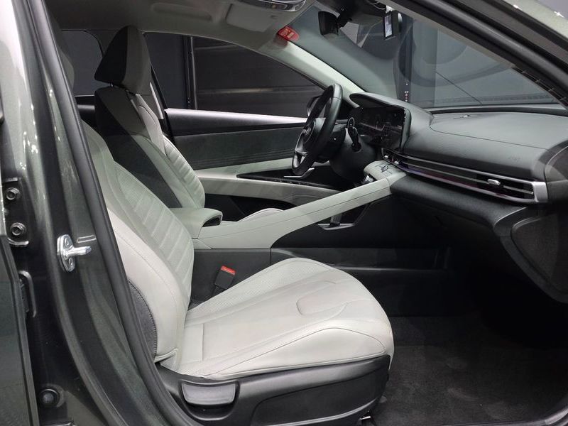 2021 Hyundai Avante 1.6 Inspiration photo 11