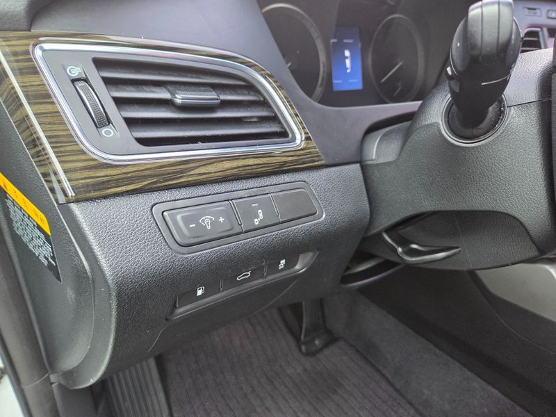 2016 Hyundai Sonata 2.0 Smart Special photo 11