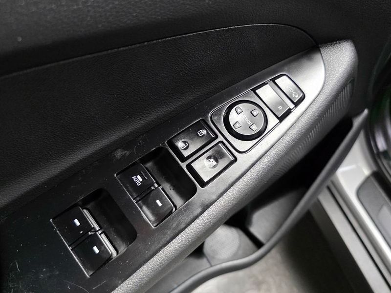 2017 Hyundai Tucson Diesel 1.7 2WD Modern photo 13