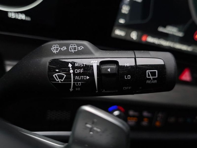 2024 Kia Sportage Signature 4WD photo 28