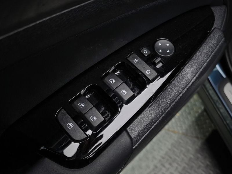 2024 Kia Sportage Signature 4WD photo 30