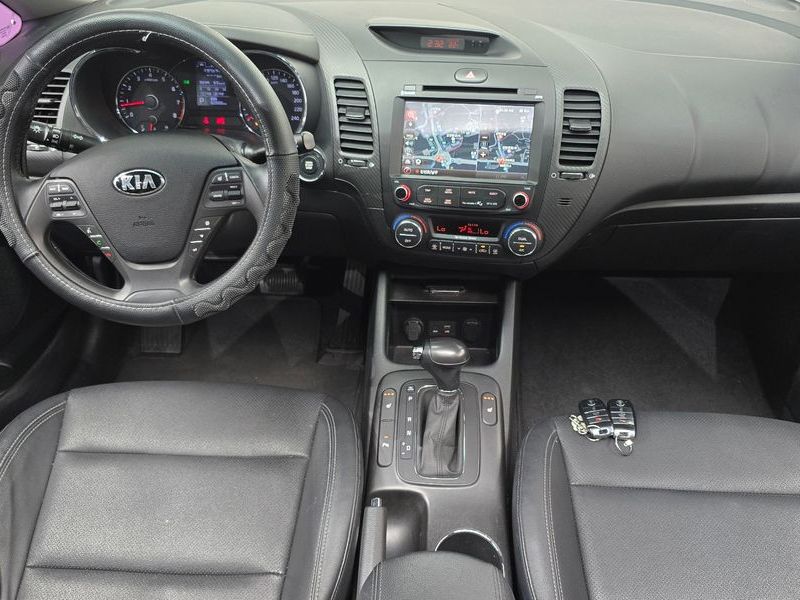 2015 Kia K3 Prestige photo 7