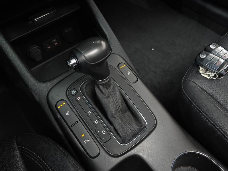 2015 Kia K3 Prestige photo 9
