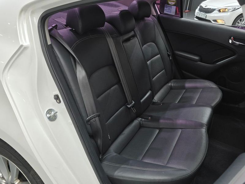 2015 Kia K3 Prestige photo 12