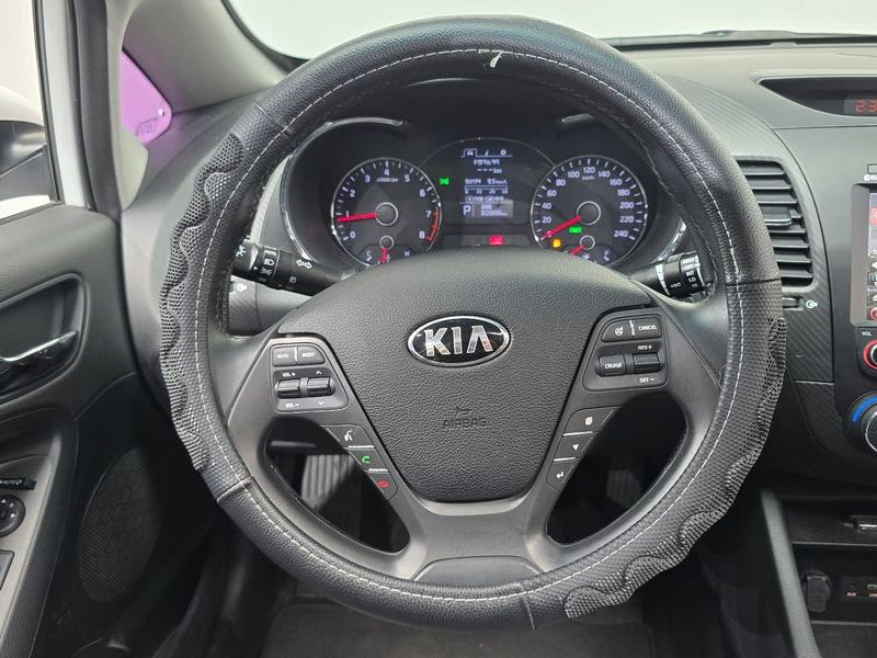 2015 Kia K3 Prestige photo 14