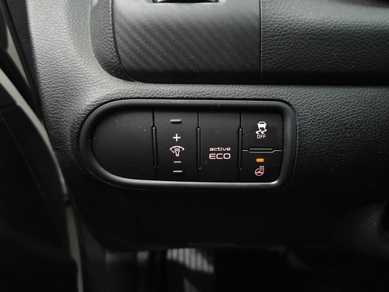 2015 Kia K3 Prestige photo 17