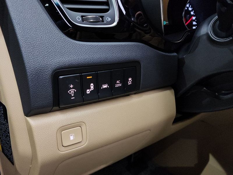 2020 Kia Carnival Gasoline 7-Seater Hi-Limousine President photo 17