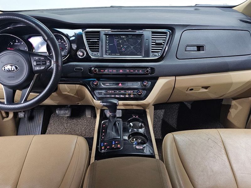 2018 Kia Carnival 9-seater Hi-Limousine Noblesse photo 7