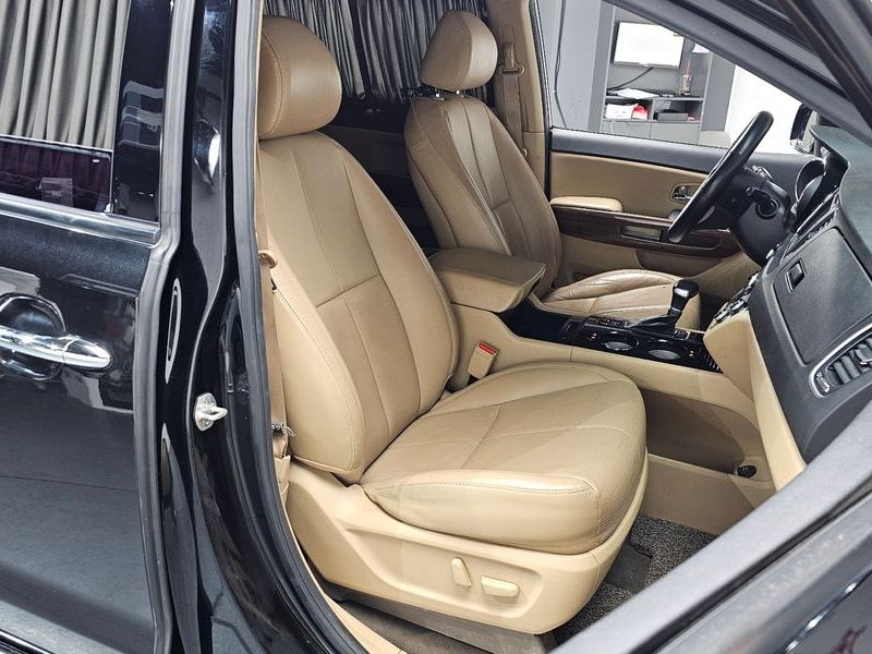 2018 Kia Carnival 9-seater Hi-Limousine Noblesse photo 10