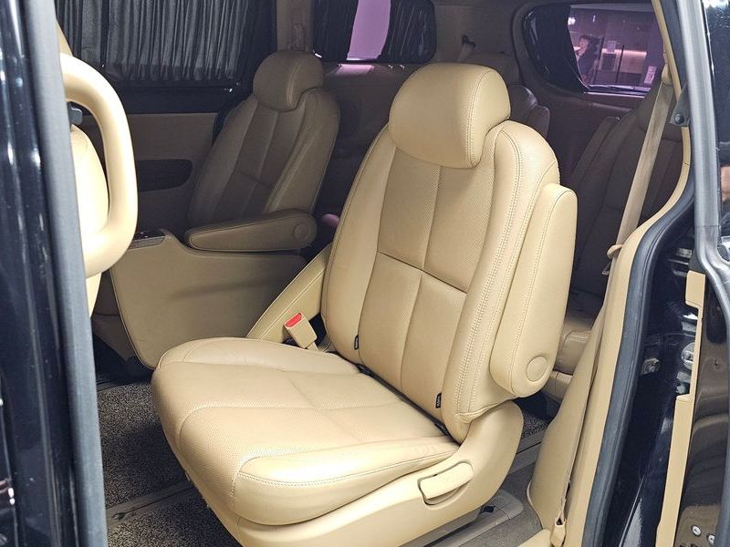 2018 Kia Carnival 9-seater Hi-Limousine Noblesse photo 11