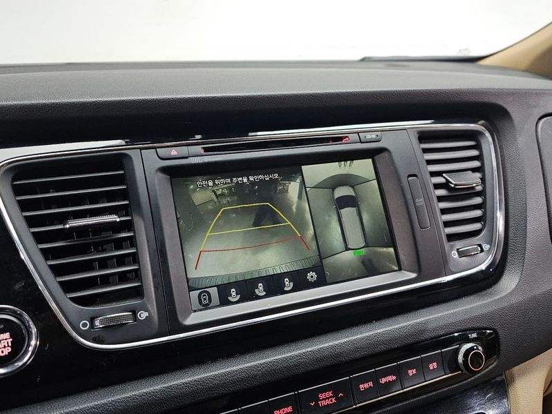 2018 Kia Carnival 9-seater Hi-Limousine Noblesse photo 16