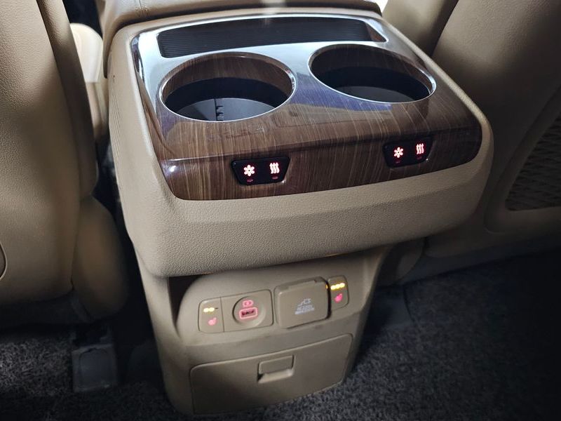 2018 Kia Carnival 9-seater Hi-Limousine Noblesse photo 18