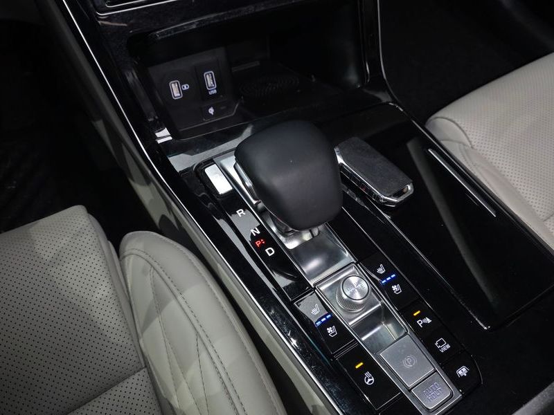 2020 Kia K7 Signature photo 9