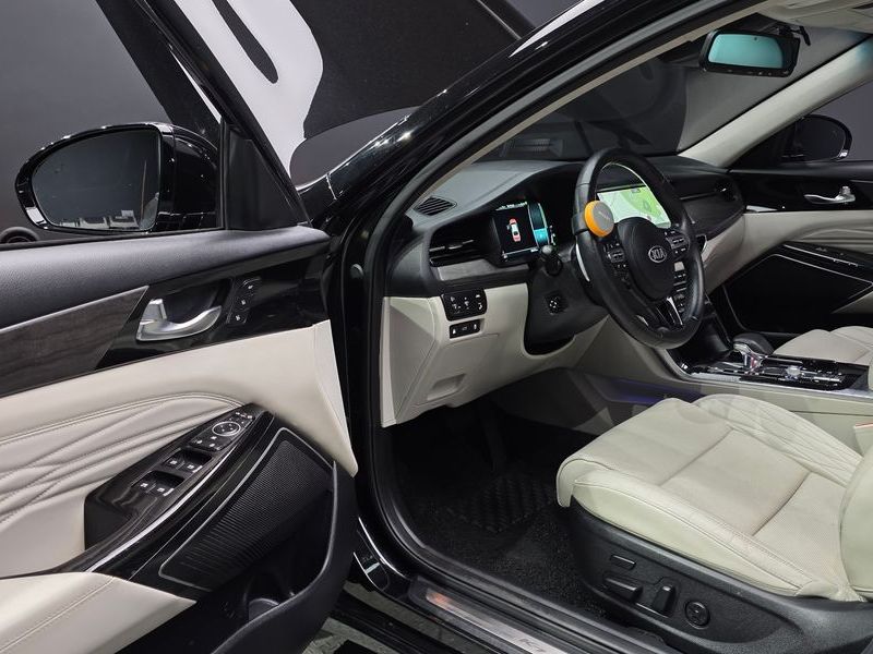 2020 Kia K7 Signature photo 10