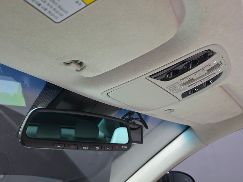 2020 Kia K7 Signature photo 17