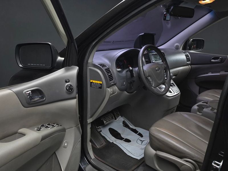 2012 Kia Carnival Grand GLX Luxury photo 10